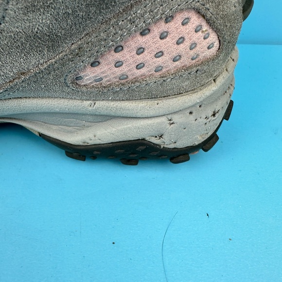 The North Face waterproof Hiking Shoes. - Picture 6 of 10